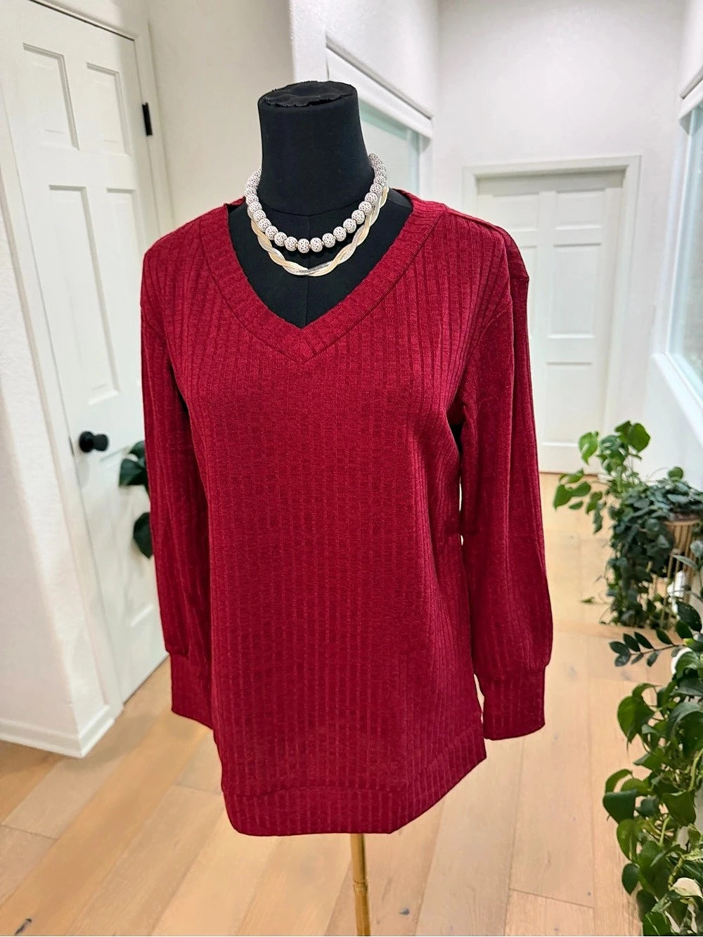 Zeagoo Brand New Red V-Neck Lightweight Sweater Small